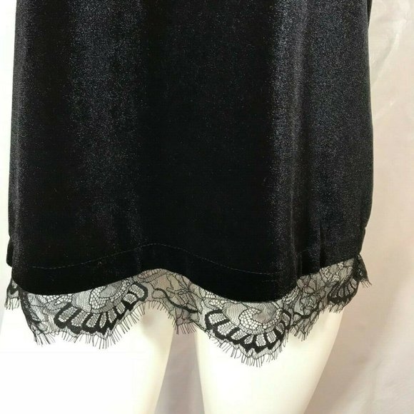 ROSE & OLIVE LACE TRIM BLACK SLEEVELESS TOP-SIZE S - Picture 2 of 7